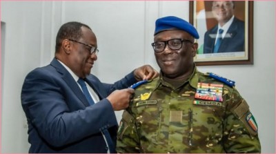 Côte d'Ivoire : Promu Général d'Armée, au nom du Chef de l'Etat, le Ministre de la Défense félicite le CEMAG Lassina Doumbia