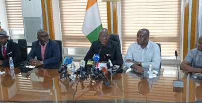 Côte d'Ivoire : Cacao, l'OIA et le Conseil à couteaux tirés sur le rachat de 100 000 tonnes de stocks, Diakité Siaka rassure les producteurs et les invite au calme