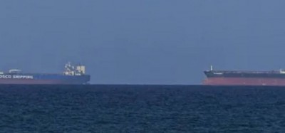 Monde :  Détroit d'Ormuz, passage de deux navires dont l'un battant pavillon libérien