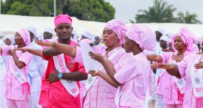 Côte d'Ivoire : Agboville, prestation de serment de la 1ère promotion d'infirmiers et de sages-femmes  de l'INFAS, rappel que la santé est avant tout une mission d'humanisme