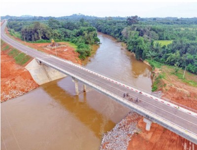 Côte d'Ivoire : À Toulépleu, le nouveau pont de Sahibly enjambe désormais le fleuve Cavally (Ouest)