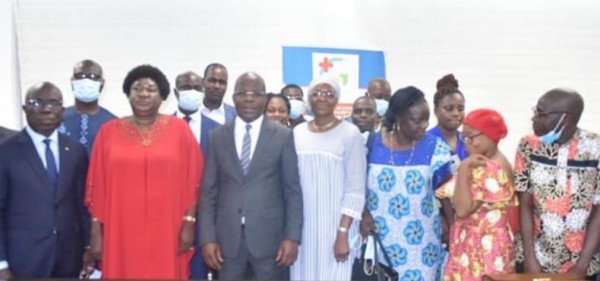 Côte d'Ivoire : Un protocole d'accord signé entre les syndicats et le ...