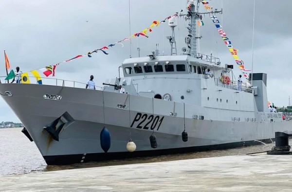 marine / insigne patrouilleur rapide Epée (EGF doré) diamètre