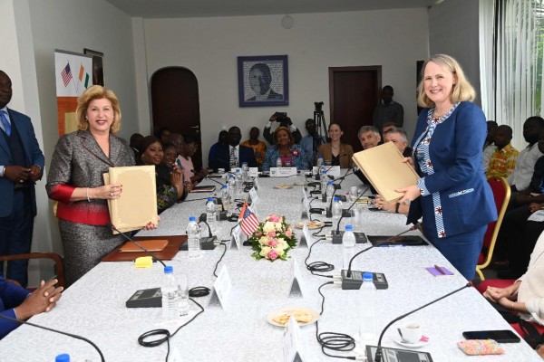 Les États-Unis et la Côte d'Ivoire signent un « Pacte pour la Protection de l'Enfance » (CPC...