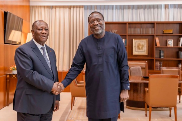 Côte d'Ivoire : Alassane Ouattara échange avec le Président de la Commission de la CEDEAO