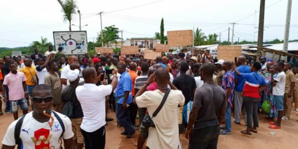 Côte d'Ivoire : Alépé, lutte pour l'accès à l'eau, des populations manifestent pour dénoncer une pénurie persistante