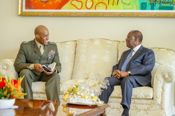 Côte d'Ivoire: Alassane Ouattara a échangé avec le Commandant d'AFRICOM et la Ministre des A...