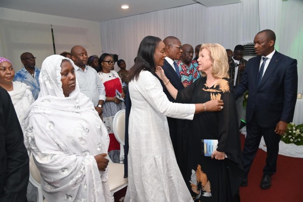 Côte d'Ivoire : Dominique Ouattara présente ses condoléances et celles de son époux au Minis...