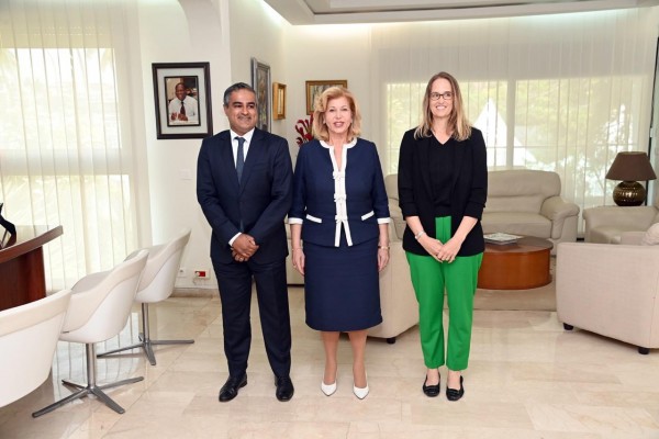 Côte d'Ivoire-USA : Dominique Ouattara invitée par Melania Trump à un sommet à Washington