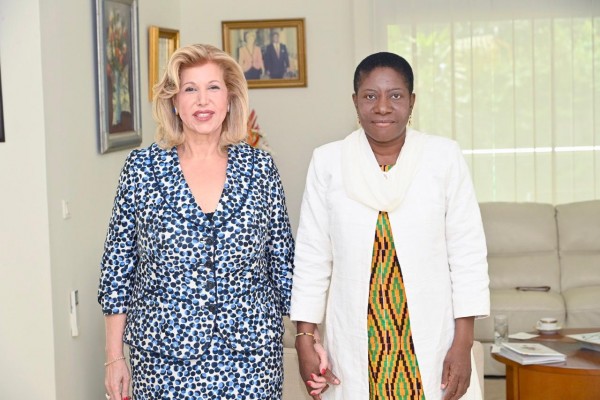 Côte d'Ivoire : Dominique Ouattara échange avec Madame Henriette Lagou