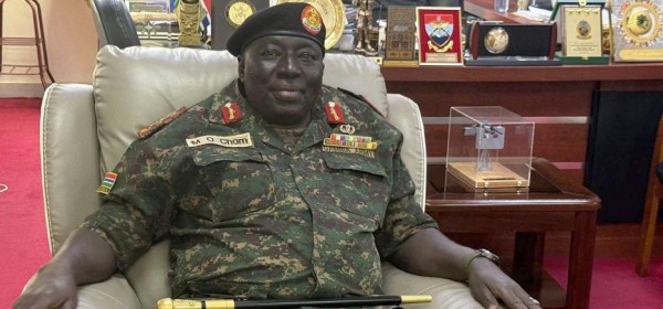 Gambie :  Démission du chef d'Etat-major des Armées, le Lt-Général Mamat Cham, cause et remplacement