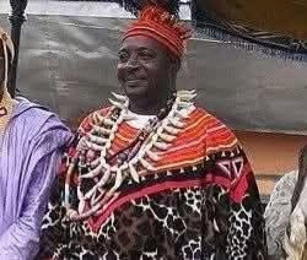 Cameroun : Un chef traditionnel mis en cause dans la mort d'un jeune homme accusé de vol et brûlé vif
