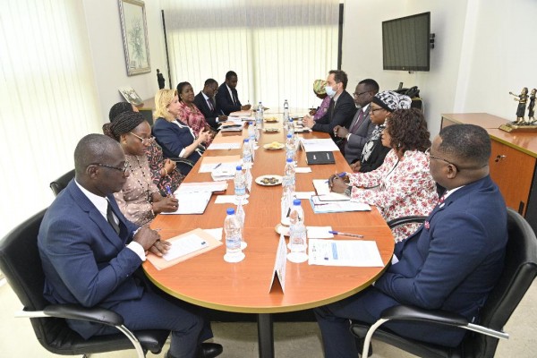 Côte d'Ivoire : Dominique Ouattara accorde son parrainage pour la 2e phase du programme ENAC...