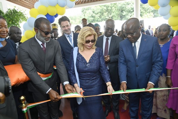 Côte d'Ivoire : Dominique Ouattara inaugure l'Institut Européen de Cancérologie de Bingervil...