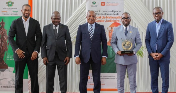 Côte d'Ivoire : Sacré Meilleure administration publique digitale au PNE 2026, le ministère de la Justice célèbre ses champions, Sansan Kambilé : « J'en suis honoré et fier »