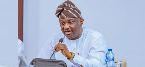 Nigeria :  Ebola, interdiction de vol de 21 jours pour 46 personnes ayant été en contact avec une patiente infectée