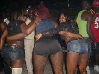 Bobaraba: Là  où lÂ’ambiance déprave les mÂœurs