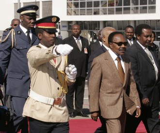 Omar Bongo passe à  lÂ’action