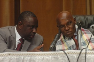 Macky Sall défie Wade dans son fief de Touba