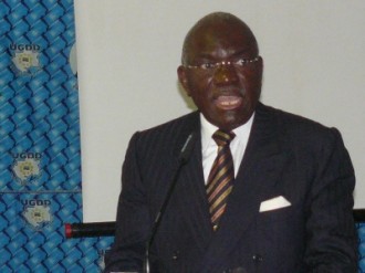 Myboto gagne contre Mamboundou