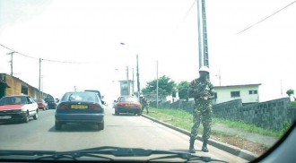 Une affaire de papiers ou une question de sécurité ?