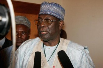 Le ministre de la justice tente de calmer les avocats en grève