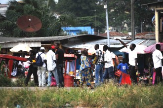 Les commerçants gabonais profitent du deuil pour augmenter leur prix