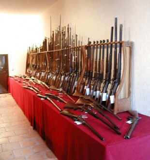 Une cargaison d'armes saisis à  Douala, Un coup d'Etat en préparation?