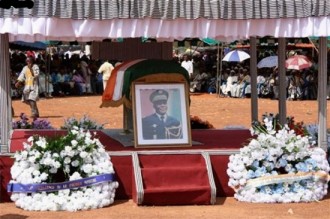  Guéi est il dans ce cercueil ?