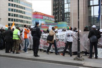 TRIBUNE: Grande mobilisation pour le départ du dictateur Gbagbo