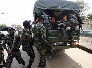 TRIBUNE CRISE CI:Défection au sein des FDS pro -Gbagbo:Les militaires ivoiriens désertent les casernes