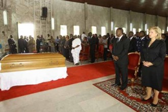 Alassane et Dominique Ouattara aux obsèques de François Houphouët-Boigny à  Yamoussoukro
