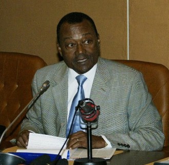 TRIBUNE GABON: Le Gouvernement Gabonais , continue dans le faux et Usage.