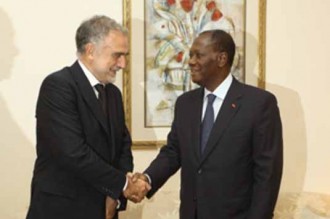 COTE D'IVOIRE: Alassane Ouattara reçoit Luis-Moreno Ocampo à  la résidence présidentielle
