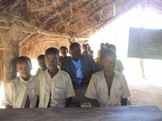 TRIBUNE TOGO: Education : Adolph Dagan offre des chances aux enfants de Daganhoé et de Bokohoé 