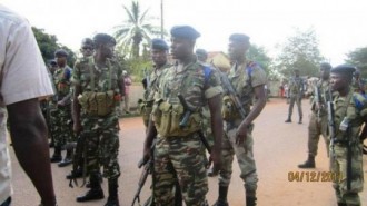 TRIBUNE GABON: Les militaires tentent d'empêcher un meeting à  Bitam. A quoi joue le Gouverneur MEVIANE ?