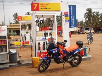 GHANA : Contre la hausse du prix du carburant, les consommateurs veulent recourir à  la rue