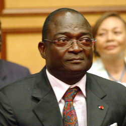 GABON CAN 2012: Paul Biyoghé Mba évalue les travaux du plan dÂ’urgence.