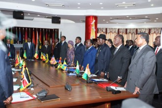 COTE D'IVOIRE: Alassane Ouattara rentre en président de la Cedeao à  Abidjan !