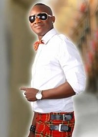 GUINEE: DJ Cisco de Berlin: JÂ’ai constaté quÂ’il y a des gens qui sont trop complexés pour aller acheter la friperie. 