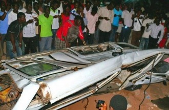 GHANA :  Un conteneur de poissons écrase deux voitures à  Lapaz, Accra 
