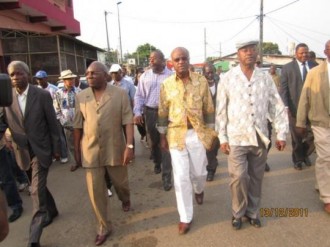 TRIBUNE GABON: Du rififi dans le gang des retraités politiques gabonais: Le torchon brûle entre l'ex UN et le CDJ