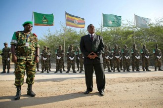 SOMALIE : Les dirigeants somaliens tombent d'accord sur une constitution provisoire