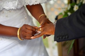 GHANA :  Droit dÂ’argent de poche, les femmes vont poursuivre les hommes avares