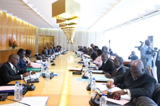 COTE D'IVOIRE : Communiqué du conseil des ministres du 19 septembre 2012 et nominations