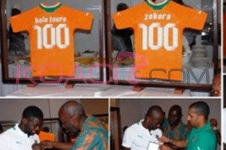 FOOTBALL : Les éléphants de Côte d'Ivoire Kolo Touré et Zokora Didier célébrés