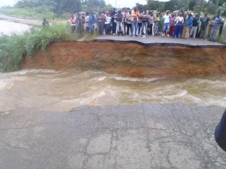 TRIBUNE GABON : La fissure de la République : quand une partie du pays reste de lÂ’autre bord du rivage.