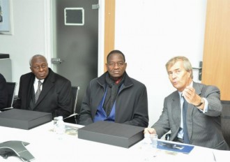 Côte d'Ivoire : Bolloré annonce des ''auto libs'' à  Abidjan