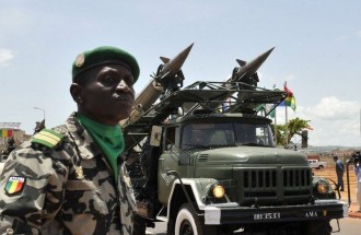 Mali : Rumeurs sur le front : le ministre de la défense et le Capitaine Sanogo communiquent 