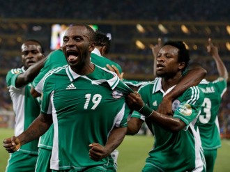 CAN 2013 :  Le buteur  nigérian Â‘Â‘SundayÂ’Â’et son numéro 19 créent un débat sans fin 